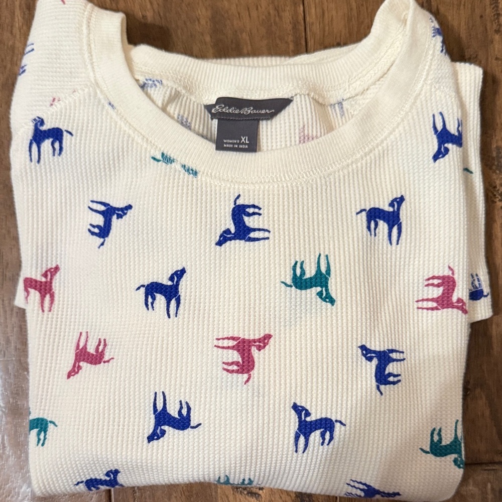 Eddie Bauer Waffle Knit Top Ivory With Multi-Color Dog Design